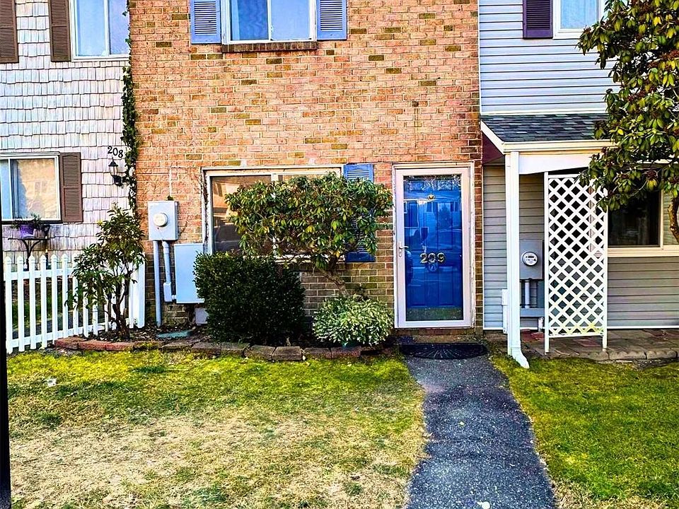 1st image of 209 Hill Rise #209