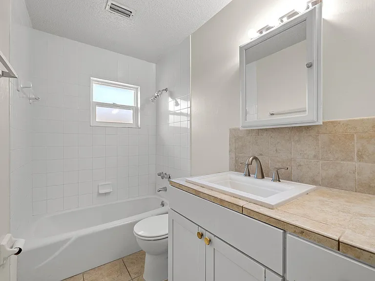 1236 Josephine St — Photo 12