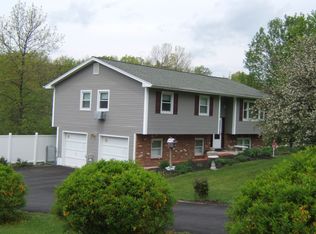 33 Johns Rd, Middletown, NY 10941