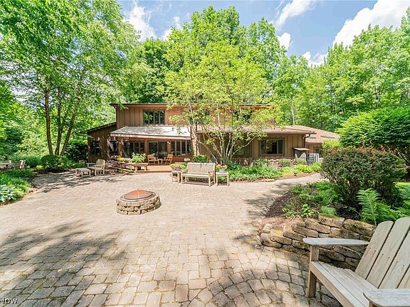 4th image of 242 Springdale Ln