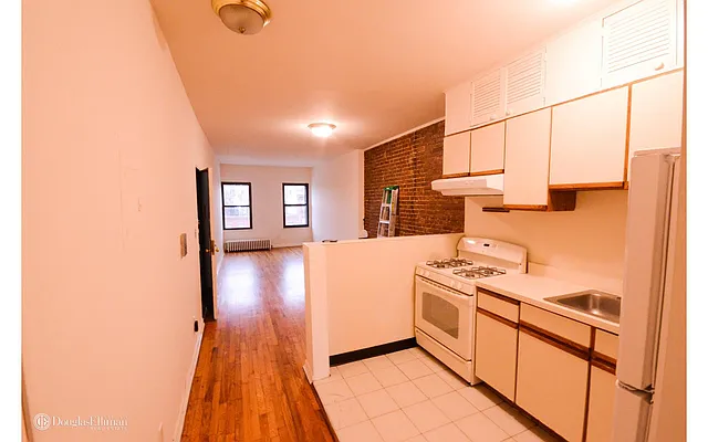 Rented by Douglas Elliman | media 16