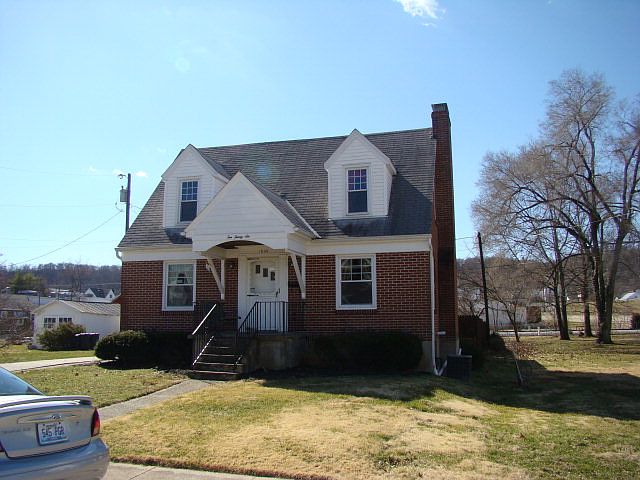 1st image of 1036 Williams St