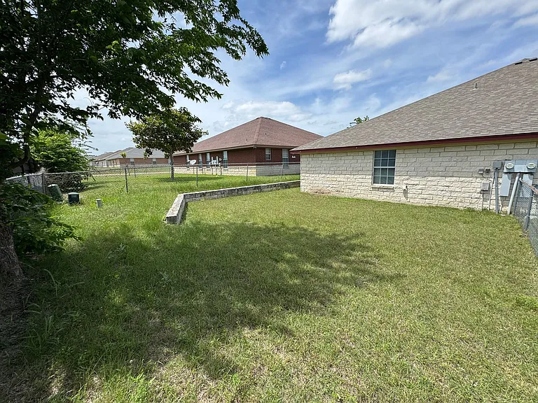 Sales--4706 John David — Photo 22