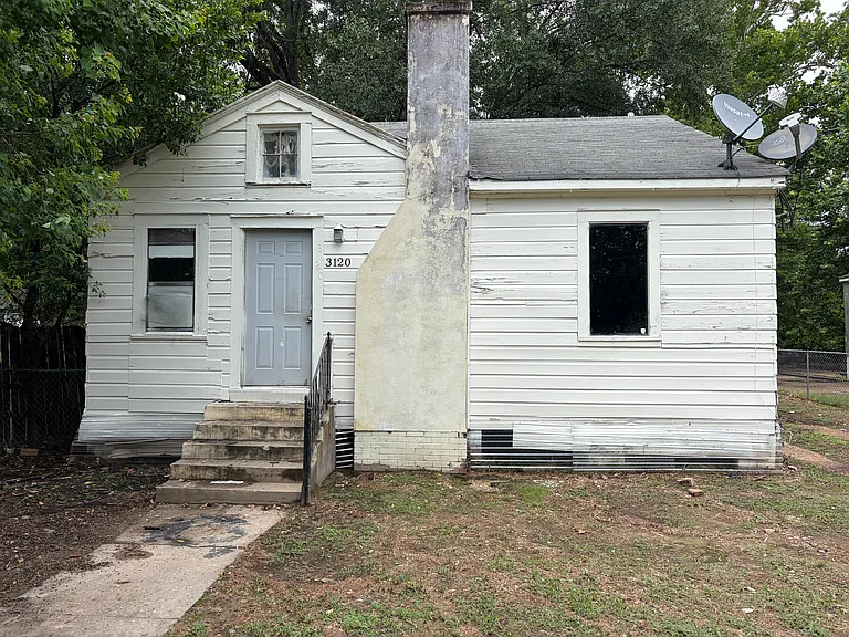 3120 Desoto St — Photo 1