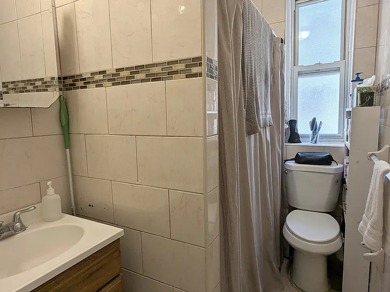 646 W End Ave #2C — Photo 8
