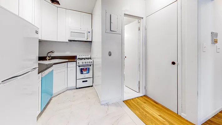 Rented by Bond New York | media 3