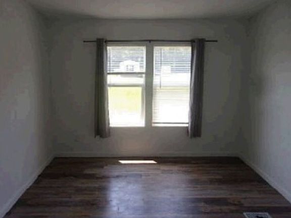 3rd image of 252 Ryland Rd