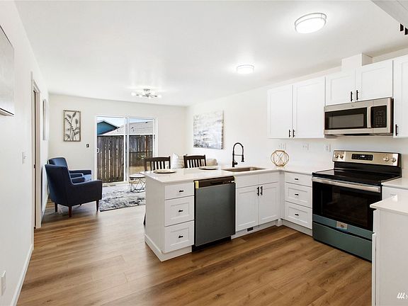 4th image of 17606 26th Ave E APT 2