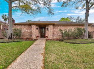 11722 Highgrove Dr, Houston, TX 77077