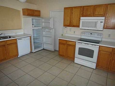 4th image of 608 Robin Ln