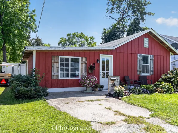 527 Water St, Momence, IL 60954