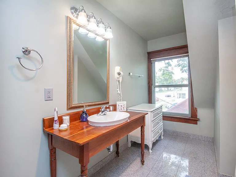 421 1/2 Washington St #2 — Photo 13