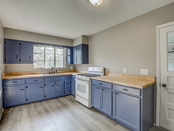 5th image of 1851 Hart Dr