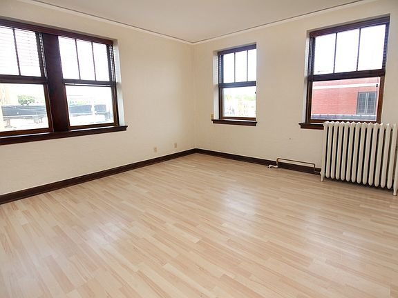 4th image of 654 4th Ave N APT 300
