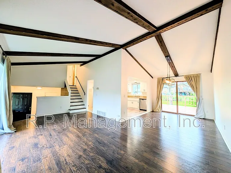 4382 Rosebriar Ave — Photo 6