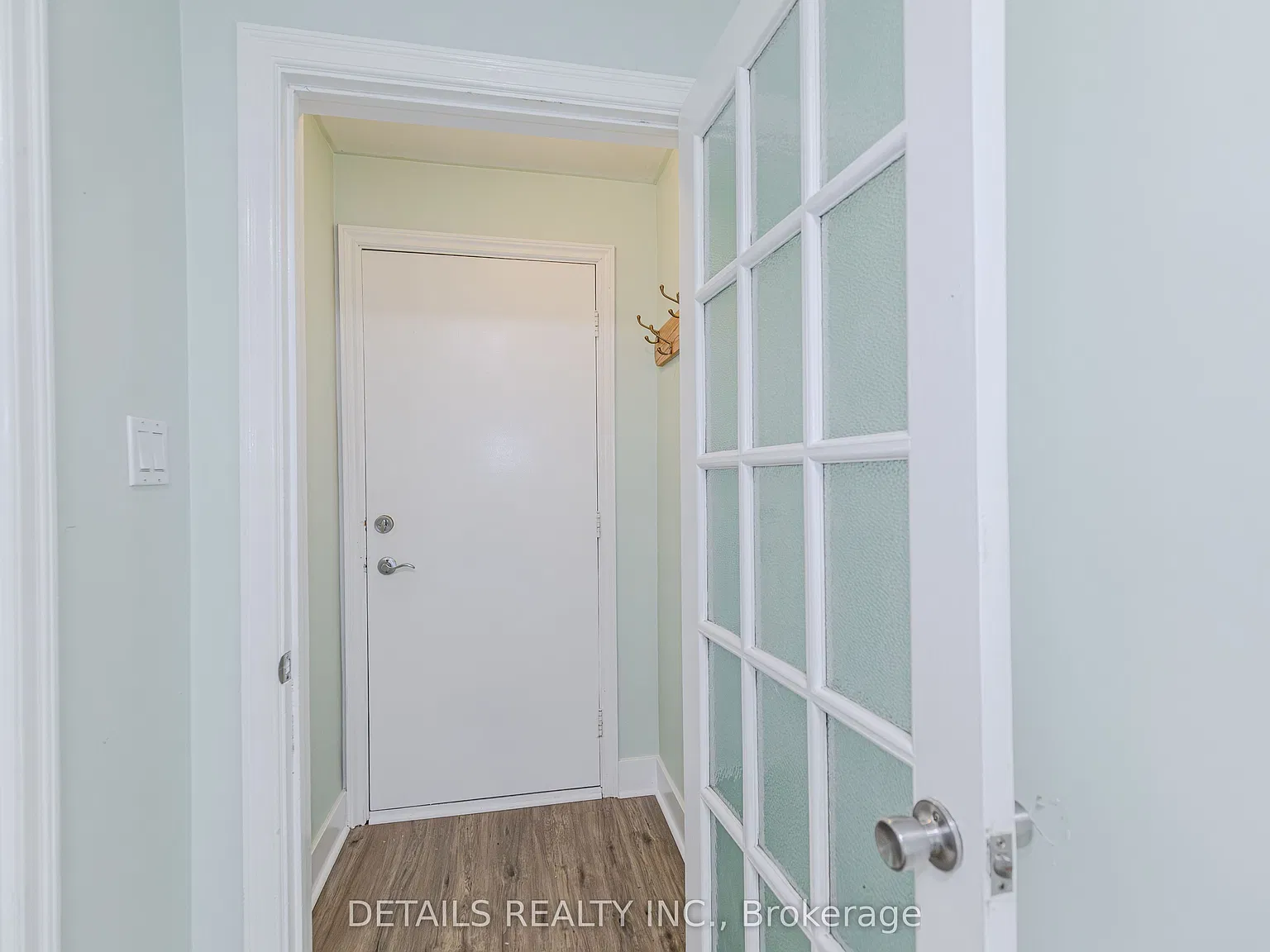 5 bed, $4,000 — Photo 2