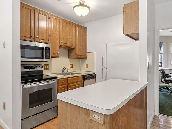 5th image of 204 Tall Oaks Dr Unit L