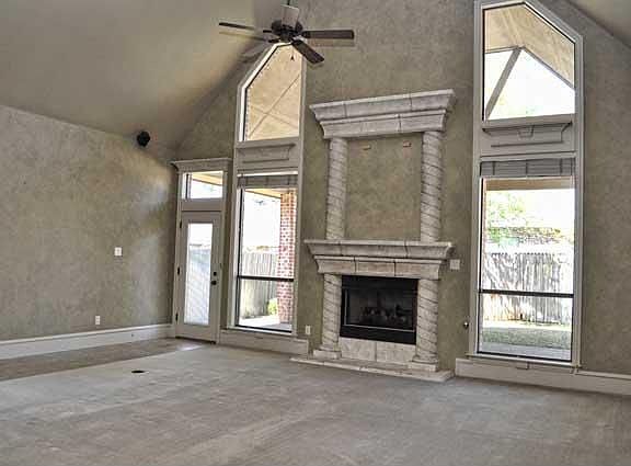 3rd image of 7909 Shady Oaks Dr