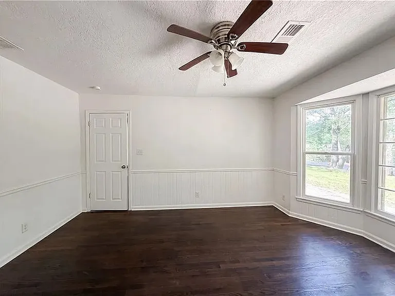 1825 NE Bren Mar Rd — Photo 9
