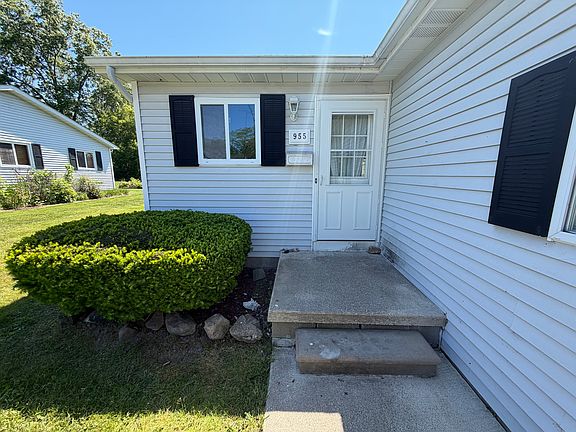 2nd image of 955 S 10th St #955