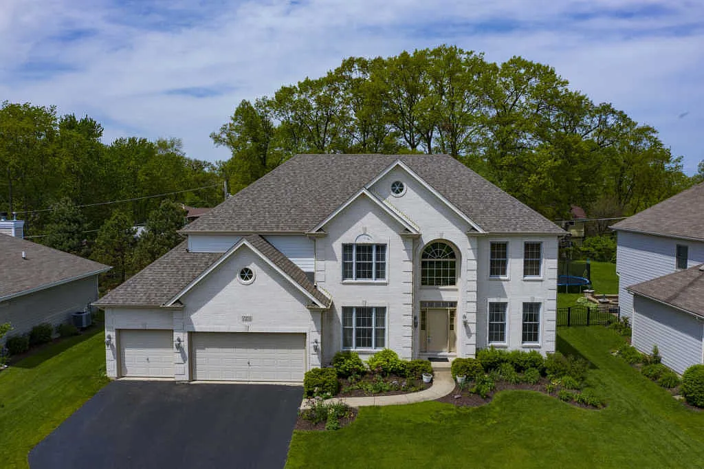 723 Hickory Ln photo 1