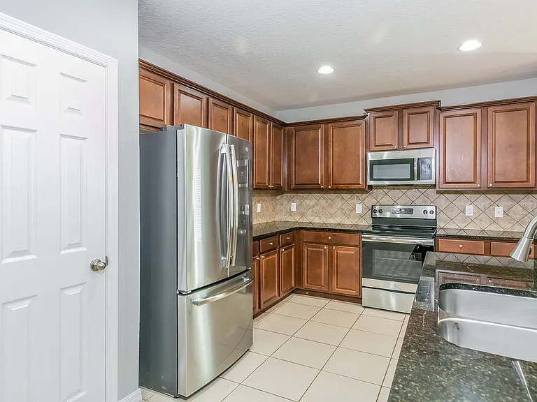 3445 Brant St — Photo 6