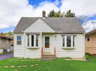 1416 Ridgeway Ave, Round Lake Beach, IL 60073