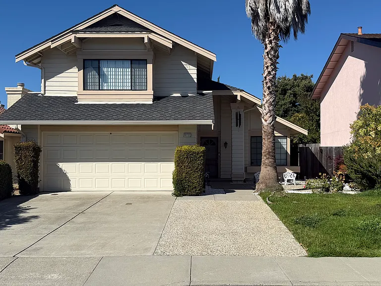 32727 Gustine St — Photo 1