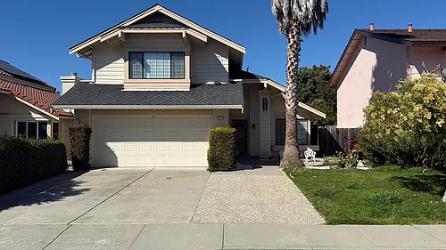 32727 Gustine St Photo 1