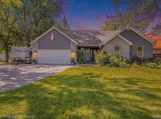 5146 Davison Rd, Burton, MI 48509