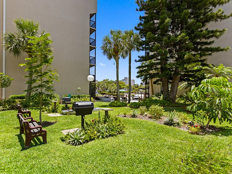 27 Royal Palm Way #503 — Photo 37