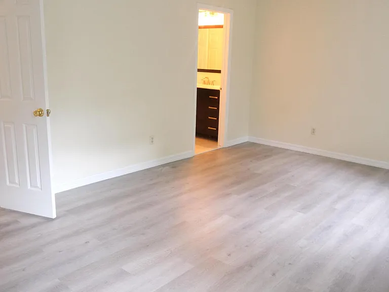 93 Oak Ln — Photo 13