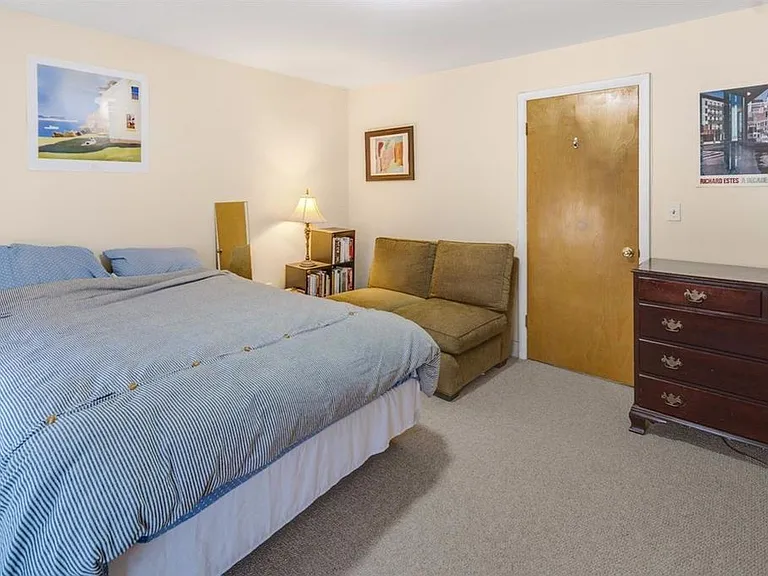 306 E Marshall St #2 — Photo 6
