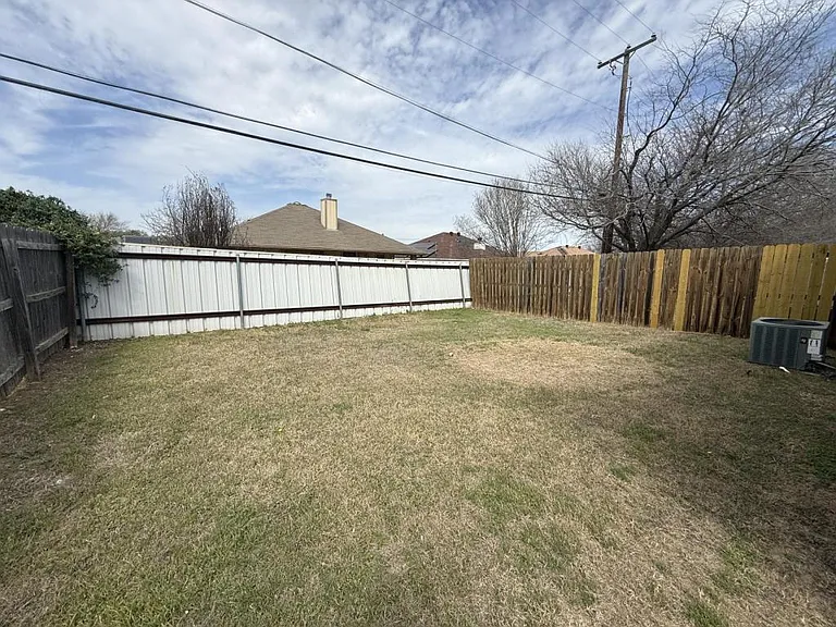 4205 Cambridge Dr #A — Photo 32