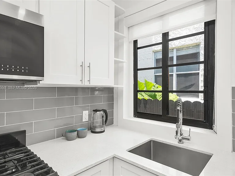 733 Michigan Ave #6 — Photo 11