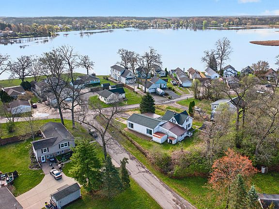5th image of 325 Ackerson Lake Dr