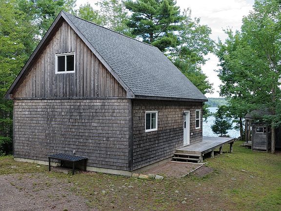 3rd image of 297 Albion Dr