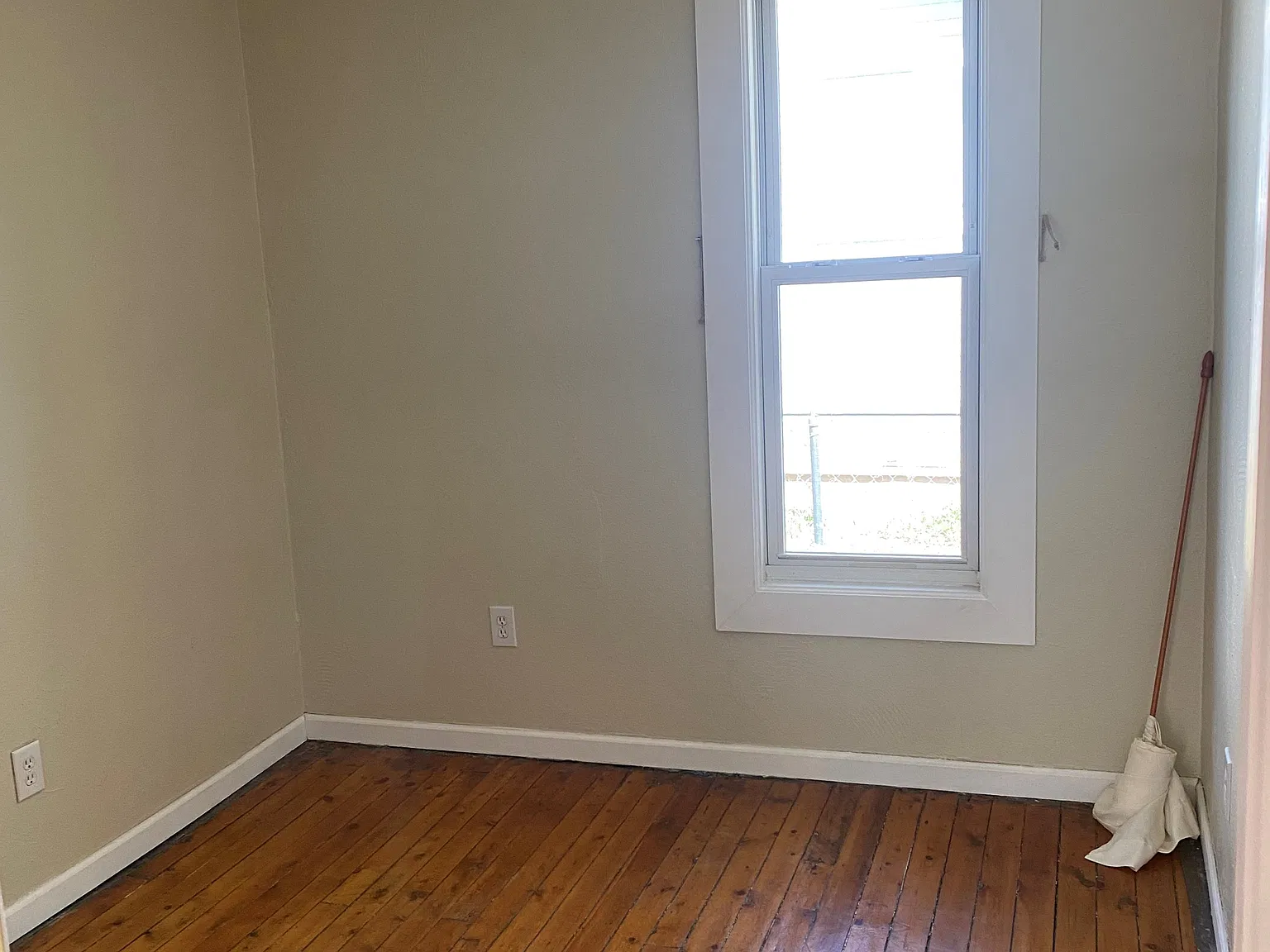 3 bed, 1248 sqft, $1,800 — Photo 3