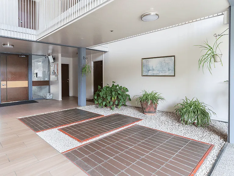 Berkeley Park Apartments — Photo 10