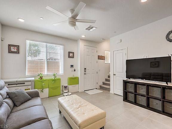 5th image of 172 Freeport View Pl