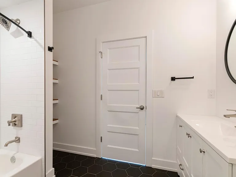 2434 N Mascher St #3 — Photo 16