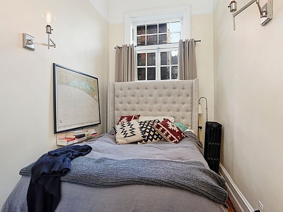 4th image of 118 Montague St APT 4