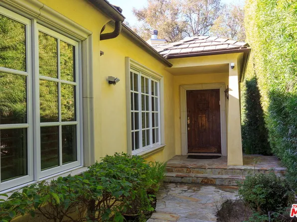 401 Denslow Ave, Los Angeles, CA 90049