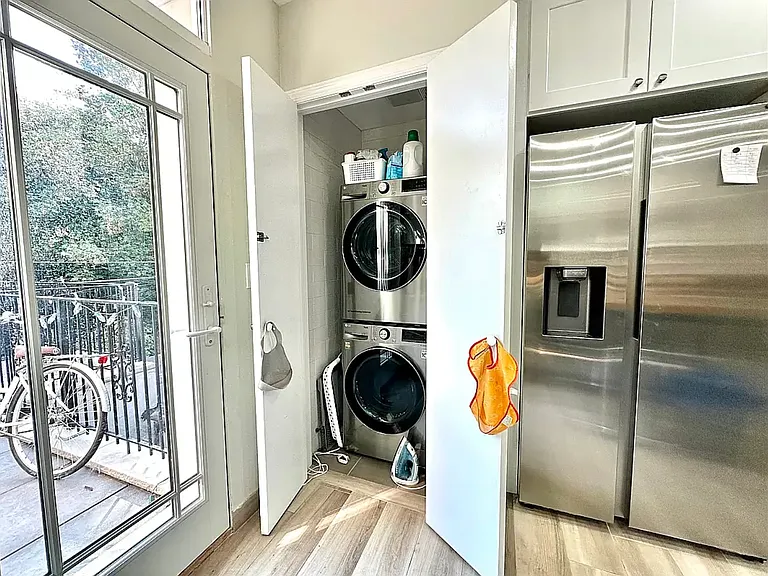 284 9th St #2 — Photo 9