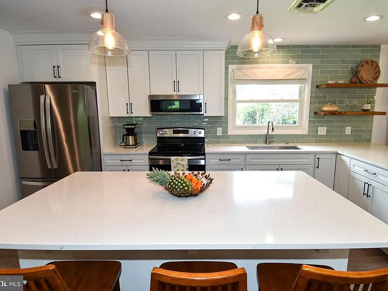 2 Cinnamon Fern Rd — Photo 7