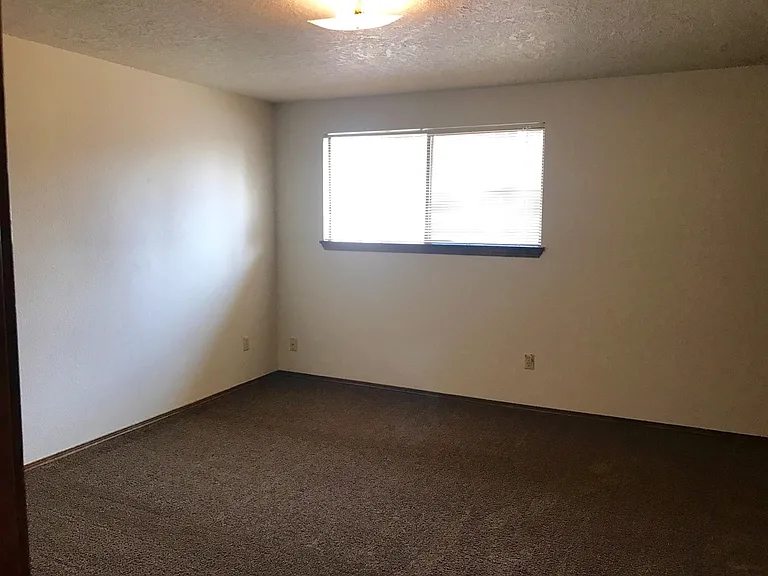 5437 - 5439 Nicole Ct SE — Photo 10