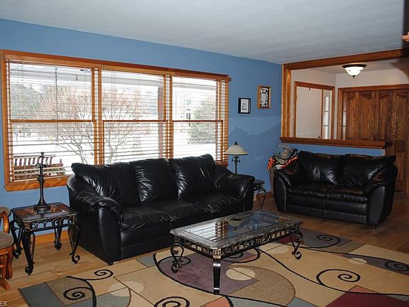 4th image of 427 Bonnie Brae Rd