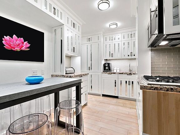 5th image of 168 E 74th St #5-A