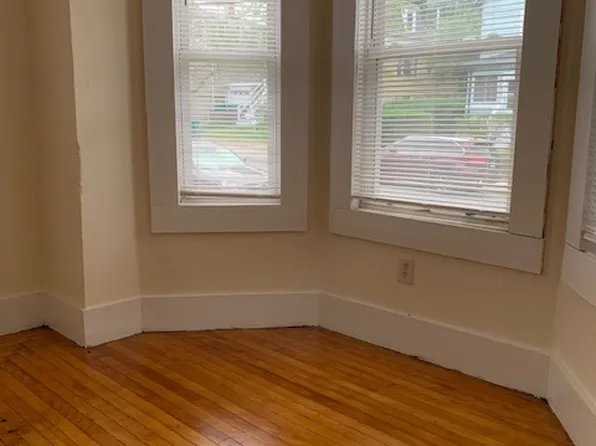 (undisclosed Address), Lynn, MA 01902