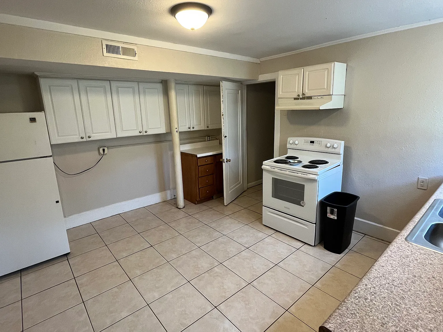 2 bed, 1100 sqft, $1,550 — Photo 3